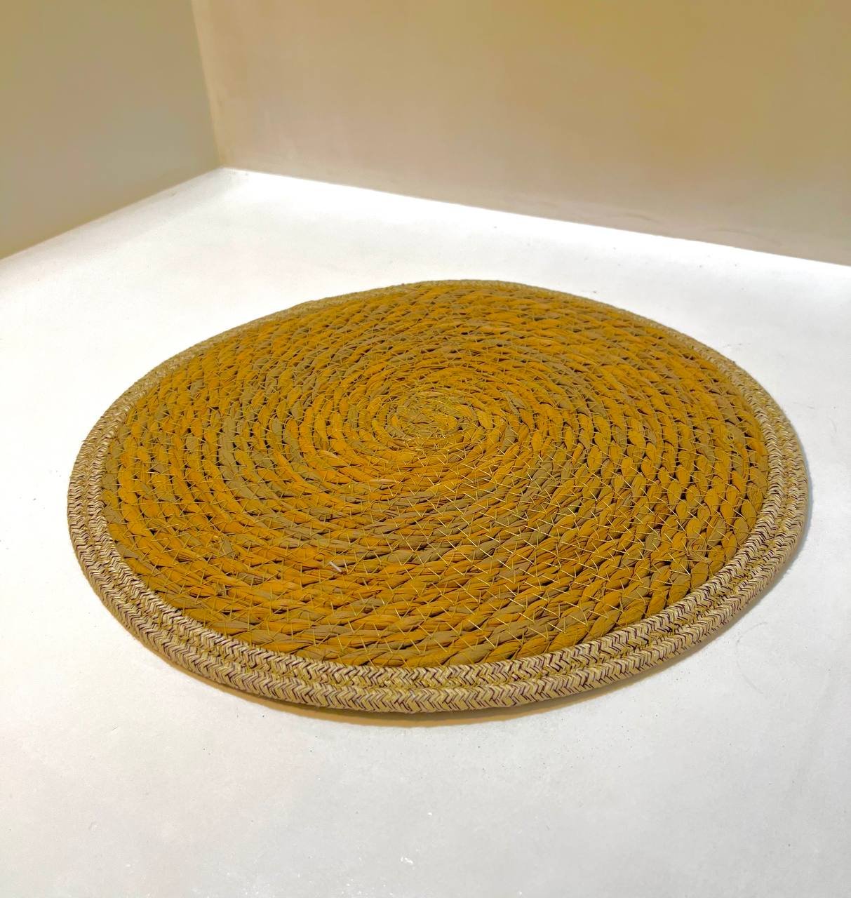 قطعة ديكور خوص منسوجة يدوياً بإطار - الصورة 2