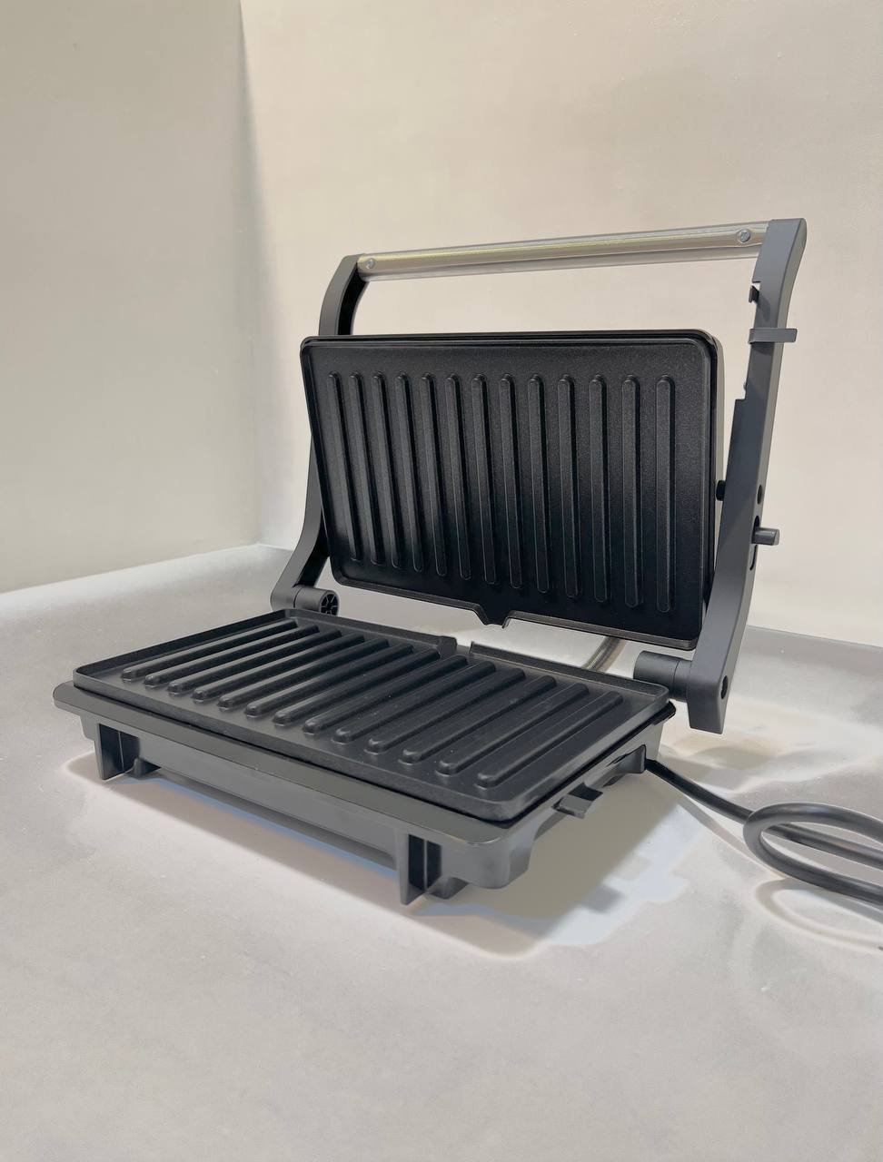 شواية كهربائية Bester 1000W - الصورة 6