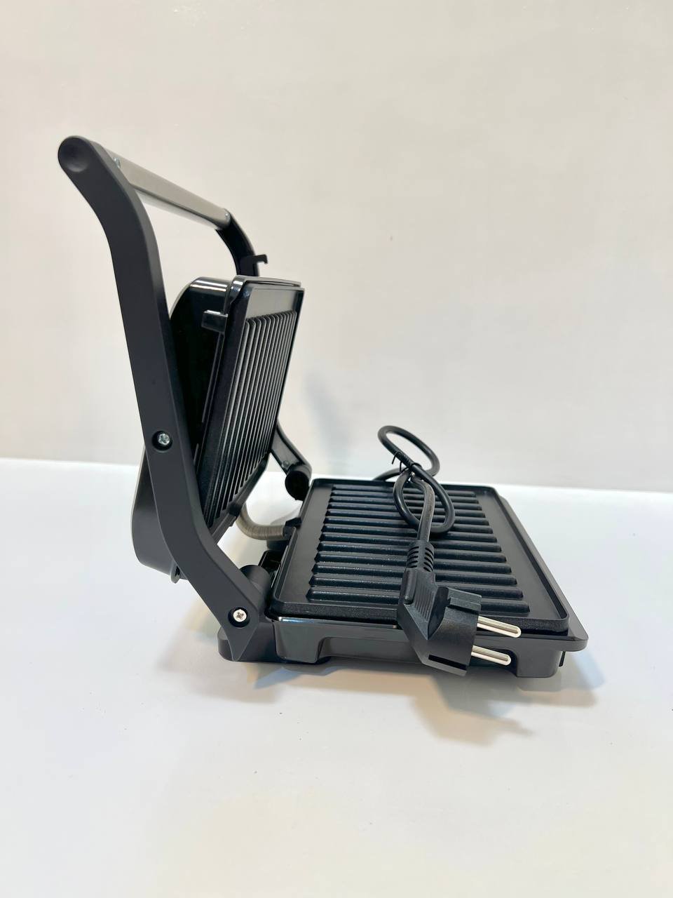 شواية كهربائية Bester 1000W - الصورة 3