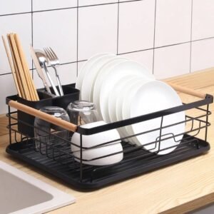 مطبقية معدنية أنيقة بمقابض خشبية