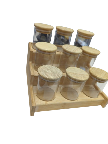 طقم برطمانات توابل زجاج 100مل بغطاء خشب طبيعي مع ستاند أنيق من البامبو - الصورة 5