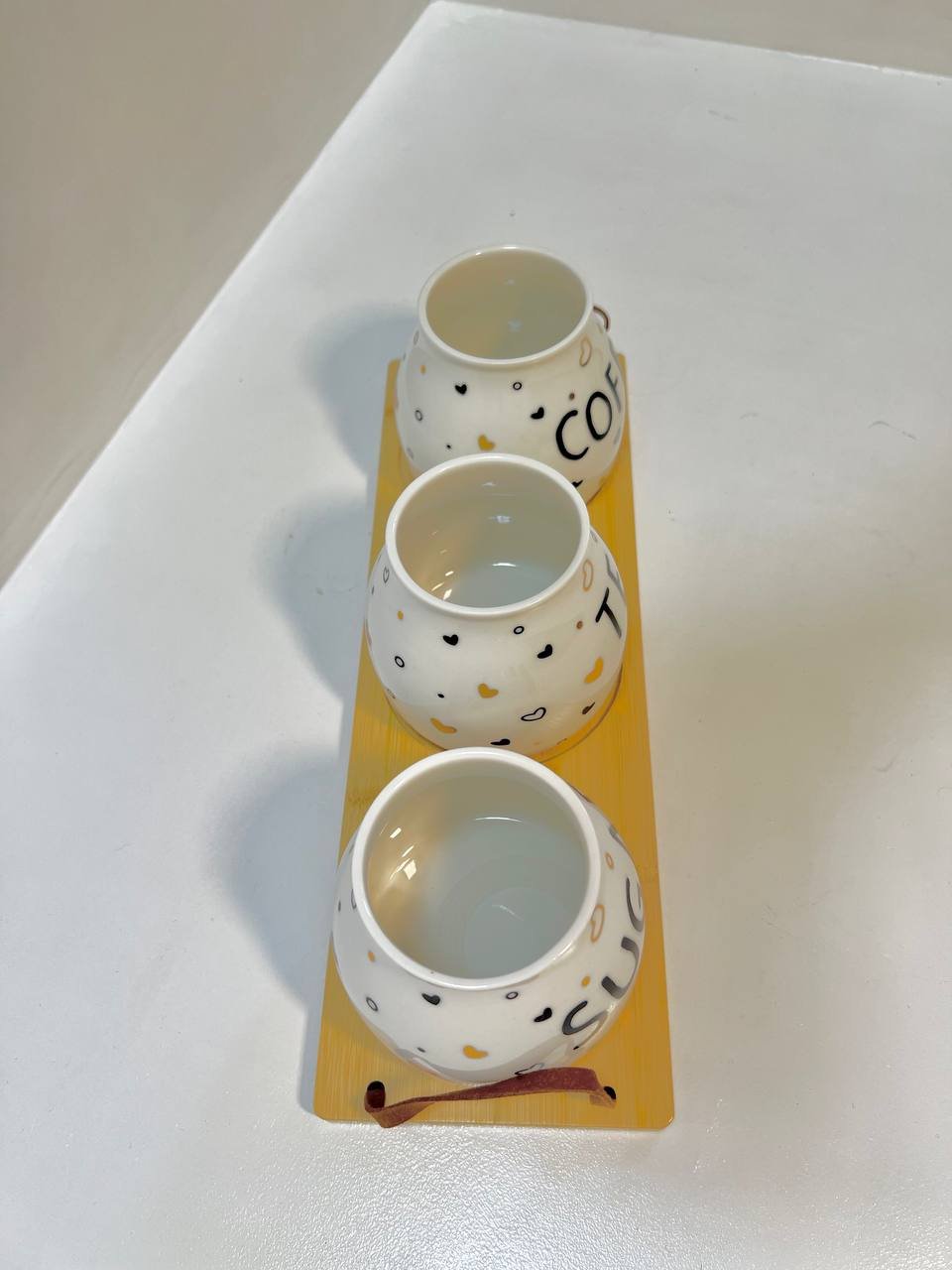 طقم كوفي بورسلين (شاي – سكر – قهوة) مع ستاند خشب - الصورة 3