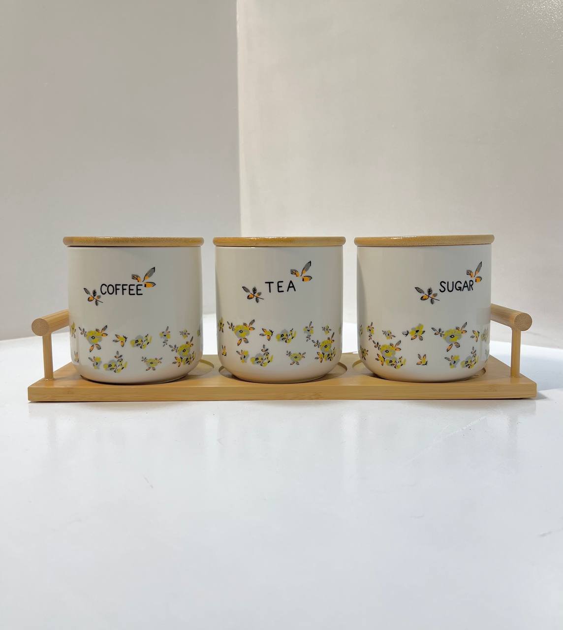 طقم كوفي بورسلين مزخرف ورد مع أغطية خشبية وستاند - الصورة 3